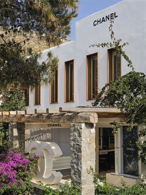 The first Chanel boutique opened in Athens 